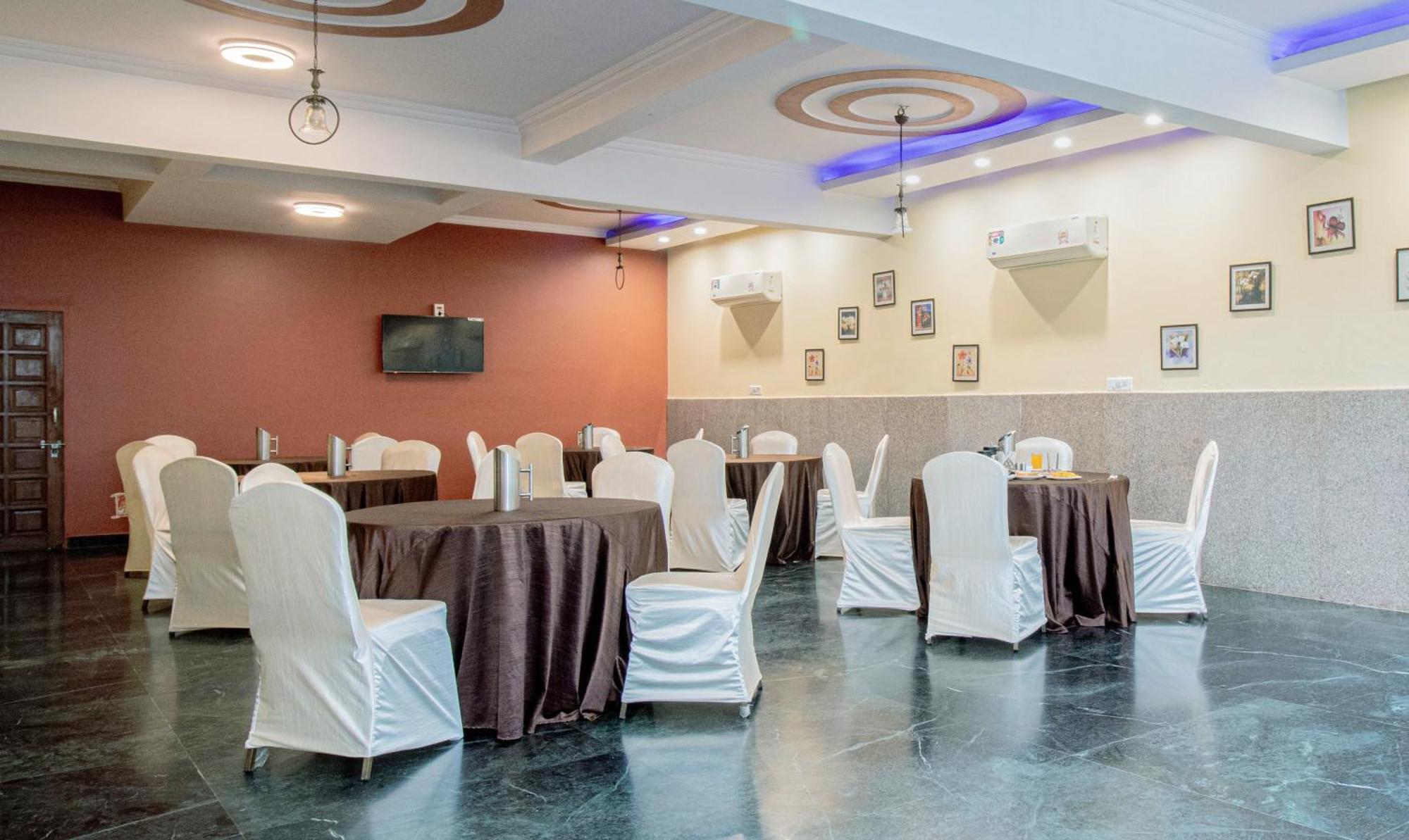 Treebo The Anchorage Malviya Nagar Hotel Jaipur Ngoại thất bức ảnh